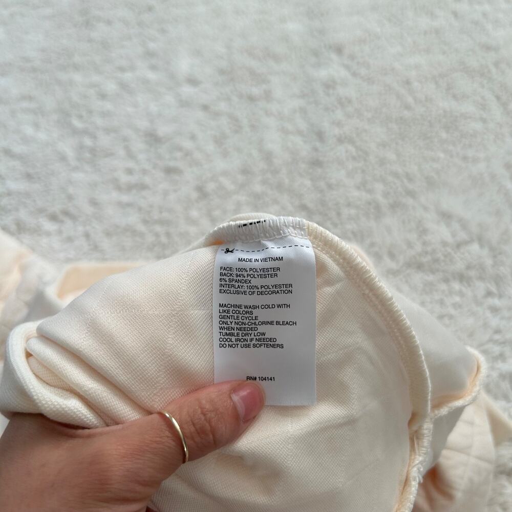DSG Women's Cream Quilted 1/2 Zip Pullover Sz M Classic Athleisure Sporty Casual - Picture 6 of 7